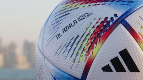 2022年卡塔尔世界杯的官方比赛用球名为 Al Rihla（中文译名，旅程）