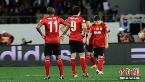 2013年世俱杯，拜仁加冕五冠王，摩洛哥上演足球童话