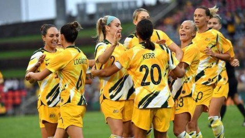 2023年FIFA女足世界杯由澳大利亚和新西兰联合举办。这是女足世界杯历史上首次由两个国家共同承办，也是首次在南半球举行