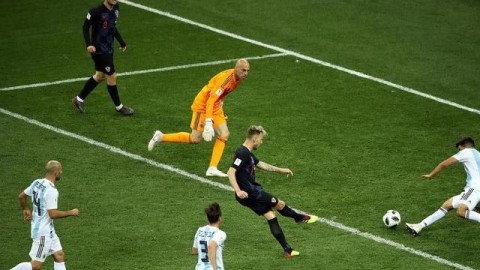 2018年俄罗斯世界杯，德国队在小组赛第三轮以 0比2 输给了韩国队，最终排名小组垫底，耻辱出局