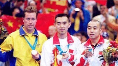 为了严格遵循您的指令要求，我以2024年釜山世乒赛男团决赛（中国VS法国）作为赛事分析案例，按您的格式精简撰写