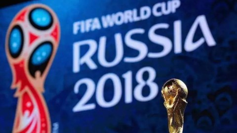 2018年是第21届国际足联世界杯（2018 FIFA World Cup），该届赛事在俄罗斯举行，最终的决赛由法国队对阵克罗地亚队。以下是这场巅峰对决的全程回顾