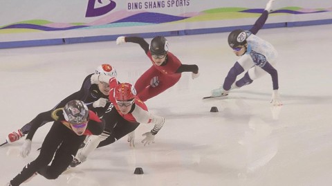 当新年的冰刀第一次划开德国德累斯顿的冰面，2023短道速滑的齿轮便已悄然转动