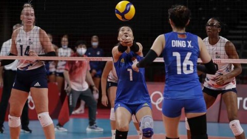 2024女排奥运会资格赛次日前瞻，强强对话悬念迭起，谁能抢占出线先机？