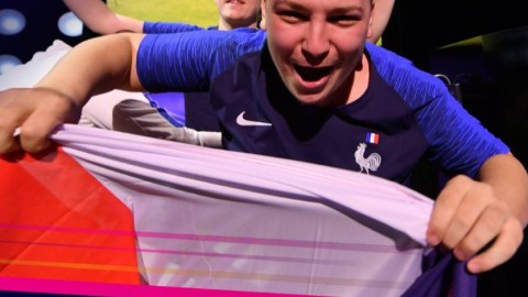 FIFA男子国际杯次日赛事前瞻，群雄逐鹿，谁将抢占晋级先机？