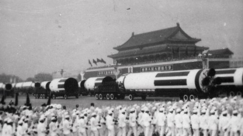 1984年国庆大阅兵，中断25年后的震撼亮相