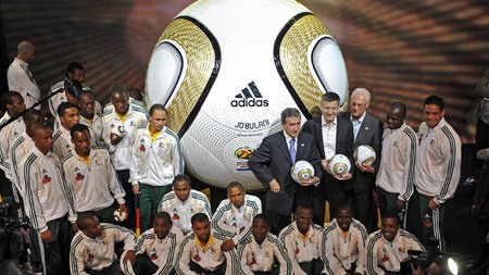 金色飞翼，2022卡塔尔世界杯决赛用球Al Hilm背后的荣耀叙事