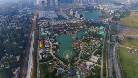 根据现有信息，与万达文旅体育小镇直接相关的、有明确获胜功臣记录的赛事主要有两项，宁夏万达文旅小镇杯中式九球公开赛和万达集团全国职工足球联赛