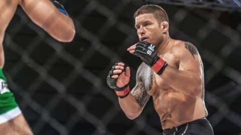 想免费看UFC直播，现在和过去的情况不太一样了，主要分两种情况