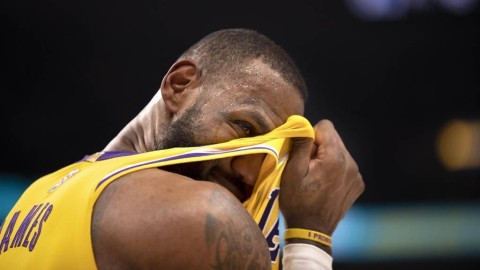 NBA战报，凯尔特人118-107击败骑士，东部榜首之争悬念终结