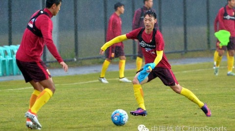 2026年美加墨世界杯正如火如荼地进行，为了让每一位球迷都不错过任何精彩瞬间，我们为你梳理了本届男足锦标赛最全面的观赛指南，覆盖转播平台、免费/付费标识、解说阵容、回放渠道和官方社媒话题