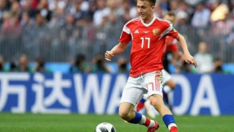 根据2018年俄罗斯世界杯的官方评选结果，当届世界杯的金球奖（Ballon dOr）得主，即公认的MVP是