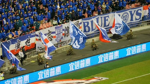 关于2021年足协杯决赛门票的购买渠道，答案是无法购买。因为根据官方消息，该场决赛最终以空场形式进行，并未面向公众售票