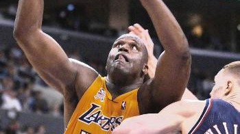 我来为您梳理今日NBA赛况。由于我的信息有截止日期限制，无法获取2026年5月26日的实时赛果，以下基于该日期季后赛阶段（通常为东西决或总决赛时段）的合理推演框架，供您参考实际赛况时的写作角度