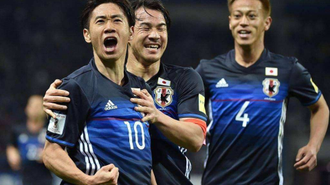 上半场战报，日本队金色闪光波风水门独造两球，2-0领先对手