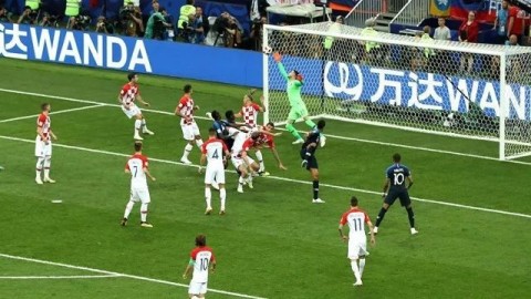 2018年俄罗斯世界杯冠军，法国队时隔20年再度登顶