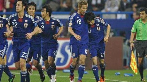 世界杯日本队1/4决赛，蓝武士历史性突破，点球力克劲敌