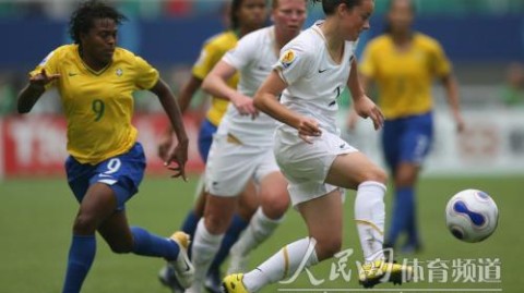 是的，世界杯有女足比赛。 国际足联女子世界杯（FIFA Womens World Cup）与男足世界杯并行，是女子足球领域最高荣誉的国家队赛事