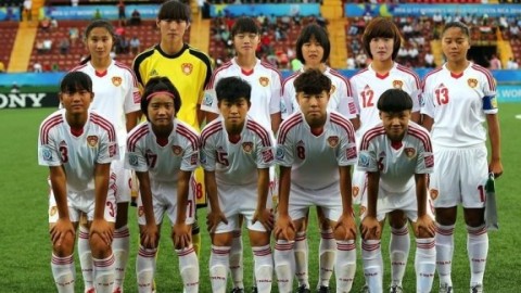 U17世界杯1/4决赛，阿根廷蓝白风暴碾碎德国战车，终场哨响时潘帕斯少年们叠成蓝色人山