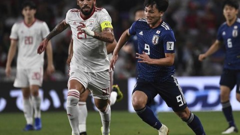从赛事开幕到登上巅峰，卡塔尔的冠军之路并非只是决赛的90分钟。当我们以积分榜巩固、争冠主动、德比统治力、赛季走势这四个维度复盘时，会发现这支球队的夺冠几乎是一部严谨而霸气的赛季教科书