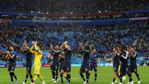 首先要明确一点，2012年并没有举办世界杯。足球世界杯是每四年一届，2010年在南非举办，下一届则是2014年在巴西