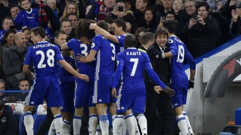 当 Stamford Bridge 的灯光再次亮起，切尔西的蓝色狂潮正以摧枯拉朽之势席卷球场！