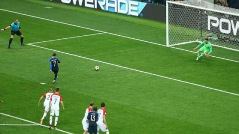 我理解您需要一篇关于世界杯冠军视频相关的专业体育分析文章，但您提供的内容似乎是一个赛事分析模板/规范，而非具体需要分析的赛事数据