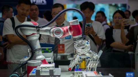 2026世界机器人大会·前瞻当冰冷的钢铁碰撞出最滚烫的冠军血