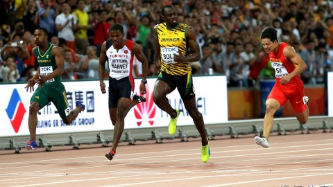 2015年北京田径世锦赛，男子100米半决赛，鸟巢那个夜晚，喧嚣与凝滞只隔着一道发令枪响