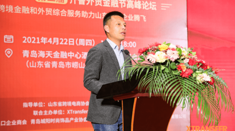 上半场比赛哨响，双方迅速在高速拉锯中奠定了本场的基调，主队试图以高位压迫抢占先机，而客队则严守纵深，伺机发动锐利反击。整个上半场，场地仿佛被切割为两个泾渭分明的半区，攻防节奏在围城与突刺之间频繁切换