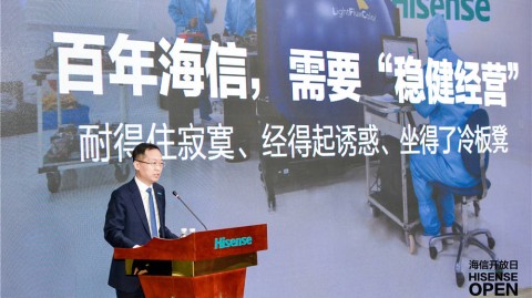 卡塔尔世界杯是体育史上最具争议也最具转型意义的一届赛事，其效益可从多维度审视