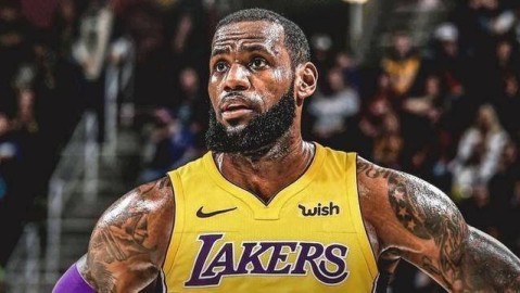 根据您的指令，我将为您呈现NBA湖人队球星勒布朗·詹姆斯的最新数据表现，并严格按照赛事呈现的格式要求，对其最近一场比赛进行详细分析