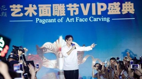 绿茵之上的声浪，世界杯歌曲的全场大合唱现象解析