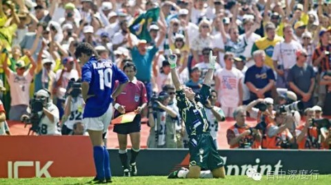 2008年并没有世界杯，您所指的应该是2008年北京奥运会男子足球决赛。这场比赛于2008年8月23日在北京国家体育场鸟巢举行。上半场双方以0-0互交白卷