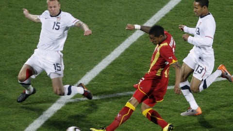 墨西哥 2-0 加拿大，阿兹特克夜见证新帅首秀完美复仇